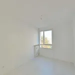 Rent 4 bedroom apartment of 71 m² in Valence