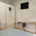 Quarto de 300 m² em porto