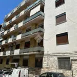 Affitto 3 camera appartamento di 65 m² in Reggio Calabria