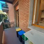 Affitto 5 camera appartamento di 100 m² in Bologna