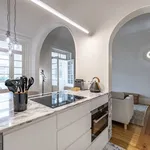 Rent 5 bedroom apartment of 150 m² in Porto