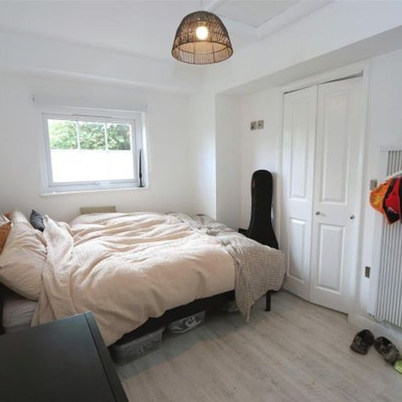 Flat to rent in Mount Road, Theydon Garnon, Epping CM16