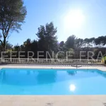 Maison de 300 m² avec 8 chambre(s) en location à Mougins