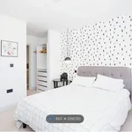 Rent 3 bedroom flat in North West England