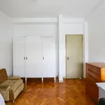 Rent 4 bedroom apartment in Lisbon