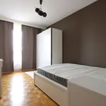 Rent 2 bedroom apartment in Ixelles