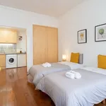 Rent 1 bedroom apartment of 50 m² in Porto