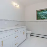 Rent 4 bedroom apartment of 211 m² in Staten Island