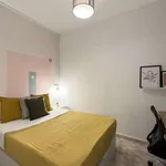 Rent a room of 102 m² in barcelona