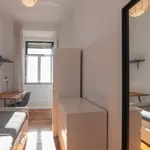 Rent a room of 120 m² in lisbon