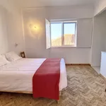 Rent 3 bedroom apartment of 200 m² in Santiago do Cacém