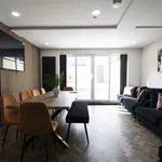 Rent 8 bedroom house in Wales