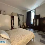 Affitto 4 camera appartamento di 130 m² in Naples