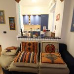 Affitto 2 camera appartamento di 79 m² in Genoa