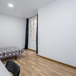 Rent 4 bedroom apartment in Barcelona