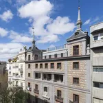 Rent a room of 150 m² in madrid