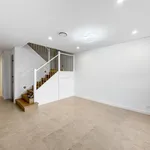 Rent 5 bedroom house in  Riverstone NSW 2765                        