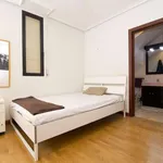 Rent a room of 210 m² in madrid