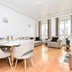 Appartement de 1200 m² avec 3 chambre(s) en location à Paris