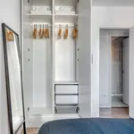 Rent 3 bedroom apartment of 90 m² in Barcelona