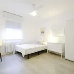 Rent a room of 160 m² in madrid