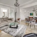 Rent 6 bedroom apartment of 159 m² in Paris