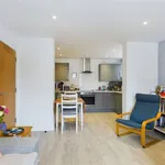 Rent 2 bedroom flat in Reigate and Banstead