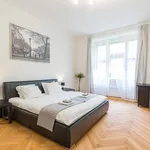 Pronajměte si 3 ložnic/e byt o rozloze 113 m² v Prague