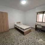 Rent 4 bedroom apartment in Alicante