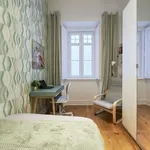 Rent a room in lisbon