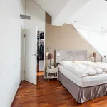 Miete 5 Schlafzimmer wohnung von 215 m² in Vienna