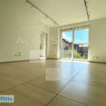 Rent 3 bedroom apartment of 110 m² in Milan