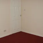 Rent 3 bedroom flat in Yorkshire And The Humber