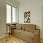 Rent 4 bedroom apartment of 50 m² in Milan