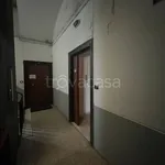 Affitto 15 camera appartamento di 380 m² in Napoli