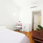 Rent 4 bedroom apartment in Milan