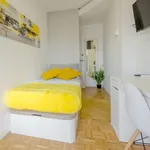 Rent a room of 180 m² in madrid