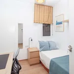 Rent a room of 123 m² in Valencia