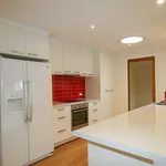 Rent 3 bedroom house of 543 m² in Warrnambool