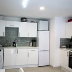 Rent 3 bedroom apartment in Leeds