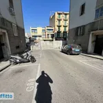 Affitto 4 camera appartamento di 103 m² in Naples