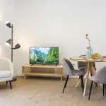 Rent 1 bedroom apartment of 431 m² in Málaga