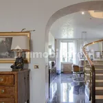 Rent 5 bedroom apartment of 243 m² in Florence