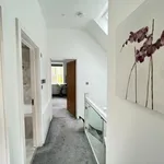 Rent 3 bedroom flat in South East England