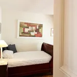 Rent 2 bedroom apartment of 700 m² in Paris