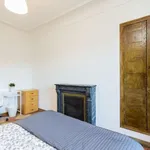 Rent a room of 140 m² in madrid