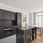 Appartement de 96 m² avec 3 chambre(s) en location à Paris