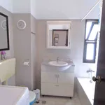 Rent a room of 60 m² in Olhão