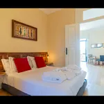 Rent 1 bedroom apartment of 70 m² in Porto