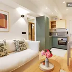 Rent 1 bedroom apartment of 21 m² in Paris